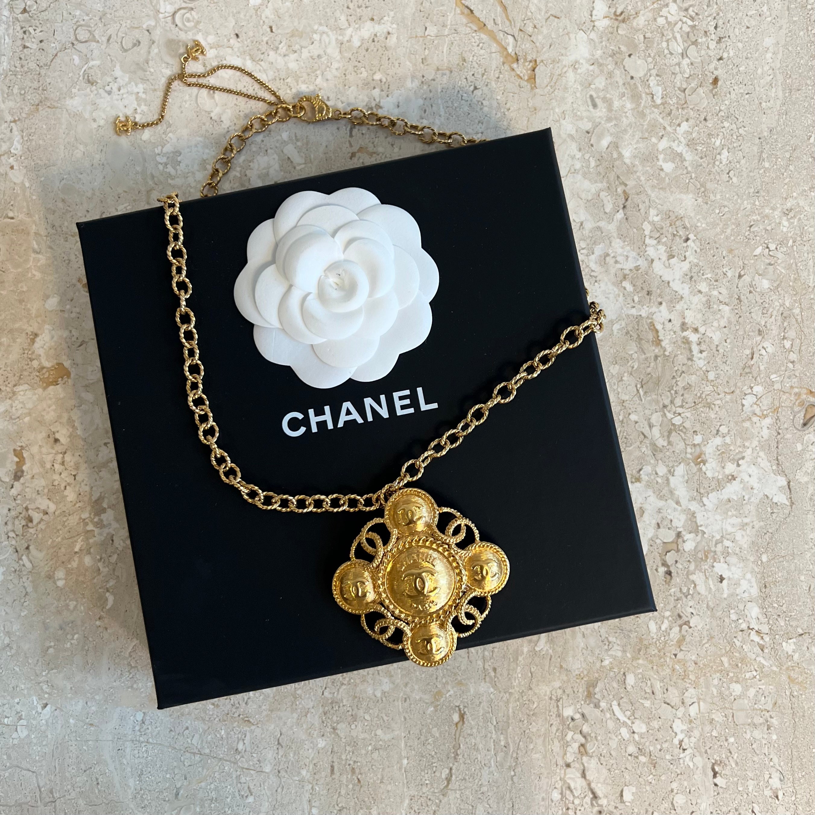 Top hơn 70 về vintage chanel pendant hay nhất cdgdbentreeduvn #13 Top hơn 70 về vintage chanel pendant hay nhất cdgdbentreeduvn